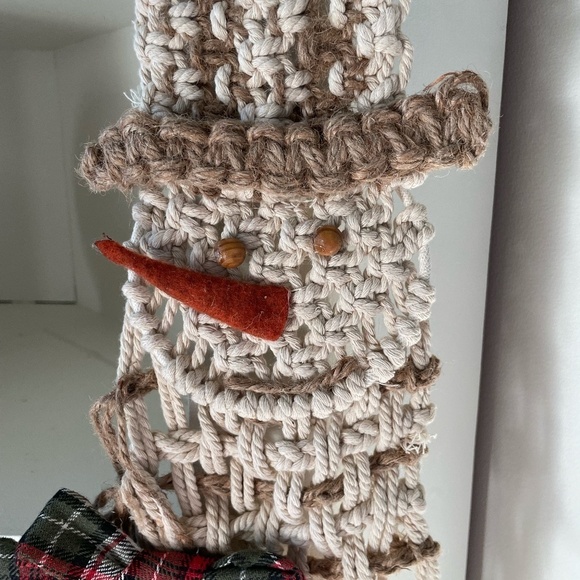 HANDMADE MACRAME HANGING SNOWMAN WALL HANGING - Picture 1 of 6